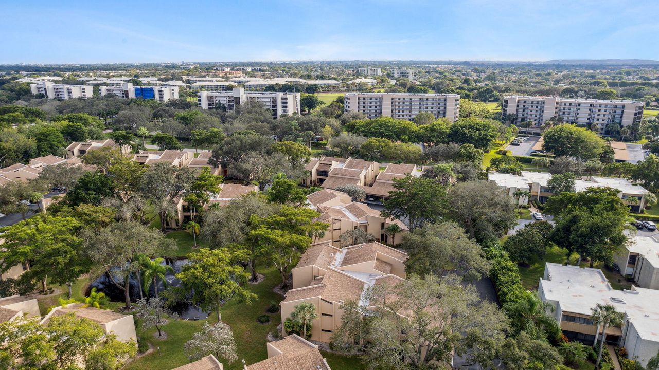 For Sale: $385,000 (3 beds, 2 baths, 1720 Square Feet)