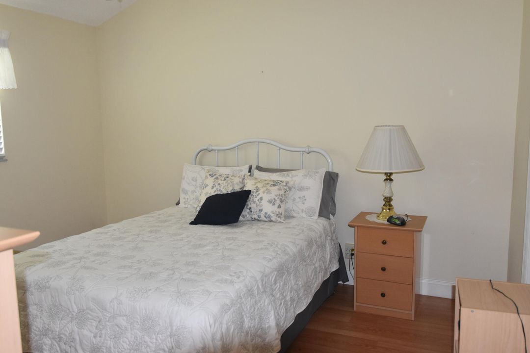 For Sale: $269,000 (2 beds, 2 baths, 870 Square Feet)