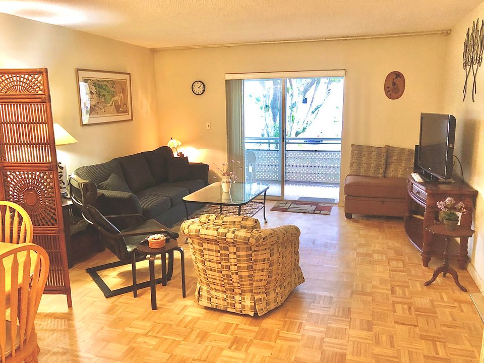 For Sale: $129,000 (2 beds, 2 baths, 1080 Square Feet)