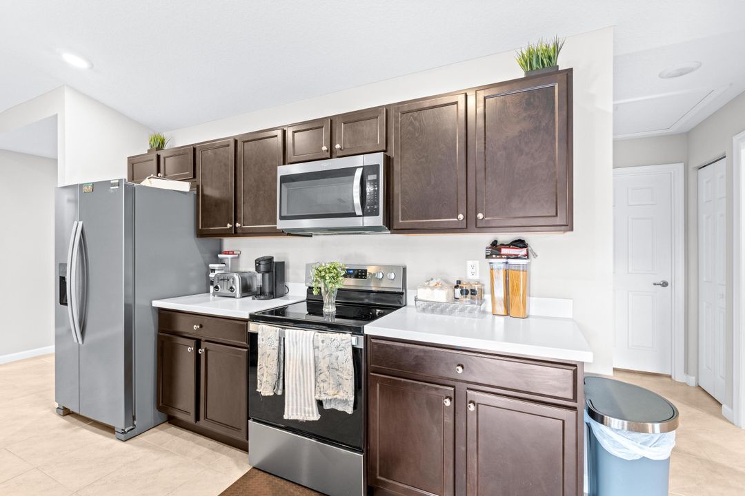 Active With Contract: $460,000 (3 beds, 2 baths, 1806 Square Feet)