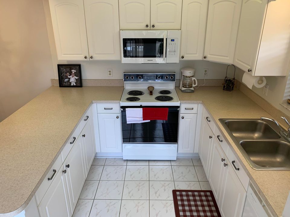 For Rent: $2,000 (2 beds, 2 baths, 1328 Square Feet)