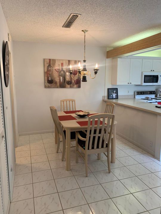 For Rent: $2,000 (2 beds, 2 baths, 1328 Square Feet)