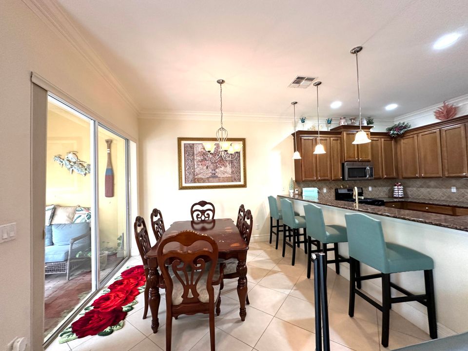 For Sale: $379,999 (3 beds, 2 baths, 2082 Square Feet)