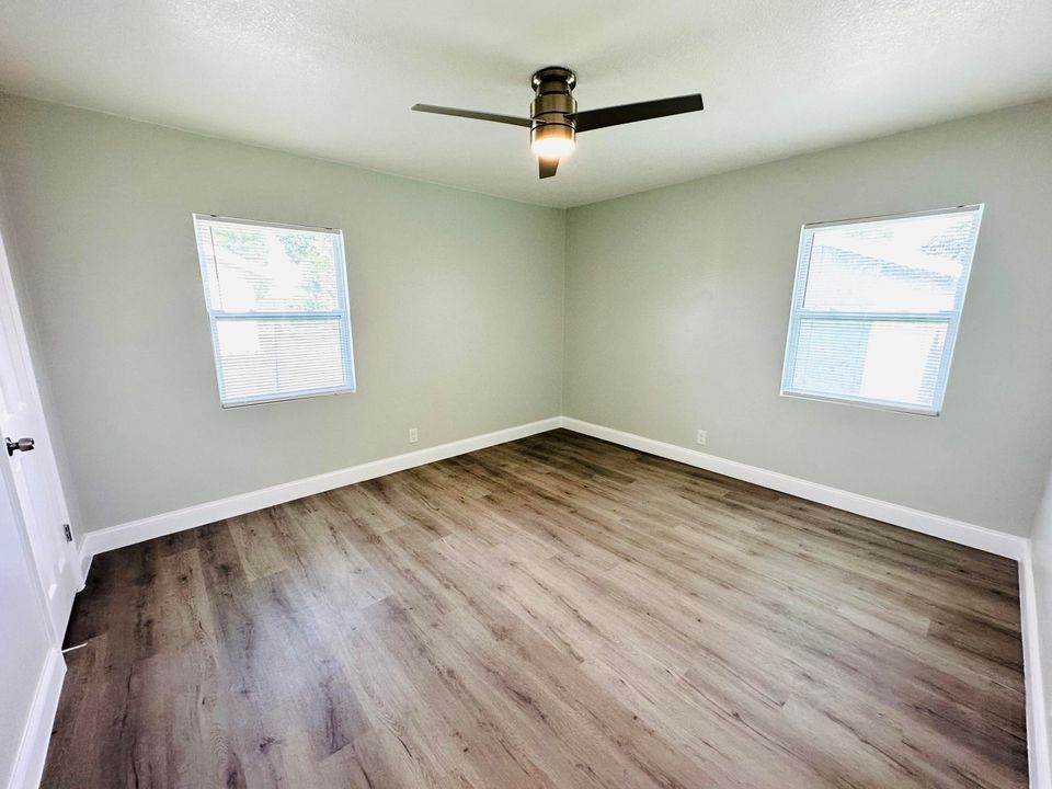 For Rent: $3,900 (3 beds, 2 baths, 1628 Square Feet)