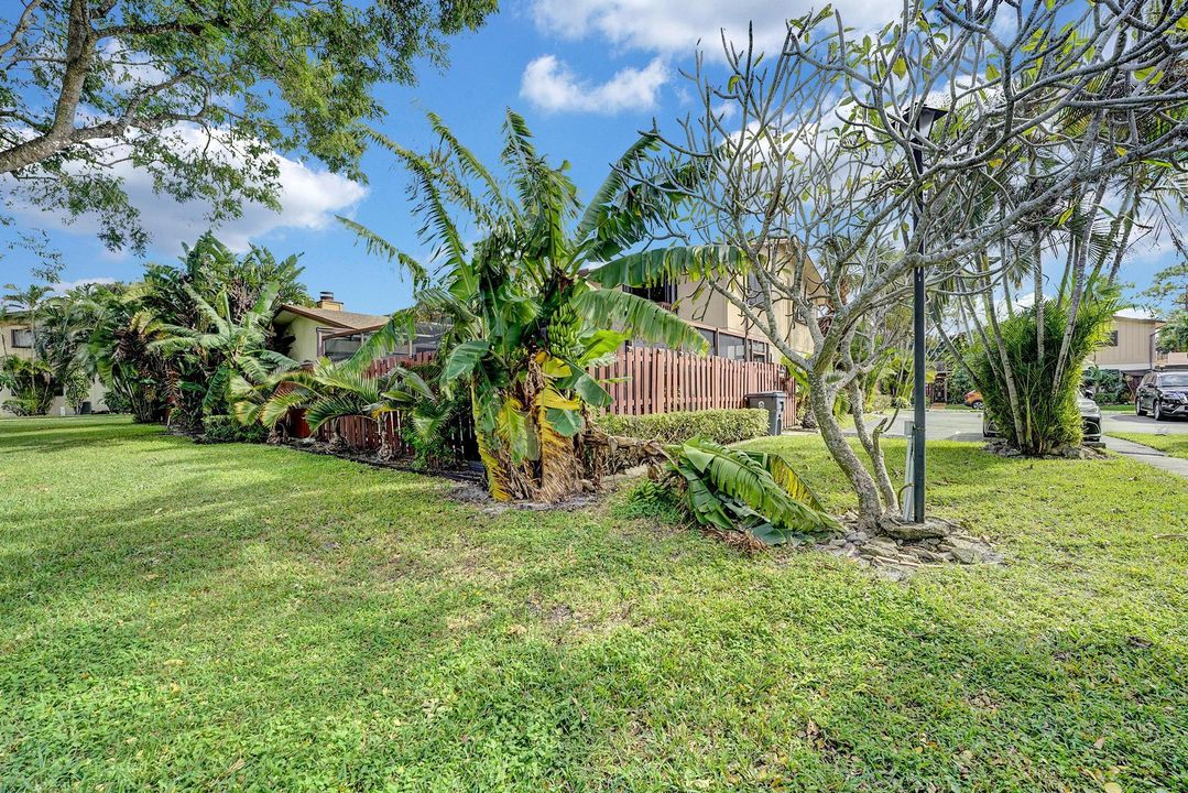 For Sale: $400,000 (3 beds, 2 baths, 1646 Square Feet)