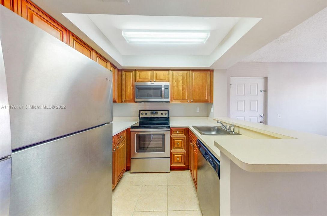 For Sale: $225,000 (1 beds, 1 baths, 502 Square Feet)