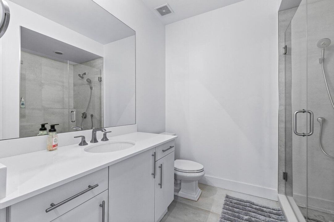 Active With Contract: $1,150,000 (2 beds, 2 baths, 1343 Square Feet)