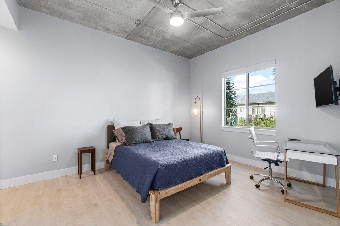 Active With Contract: $1,150,000 (2 beds, 2 baths, 1343 Square Feet)