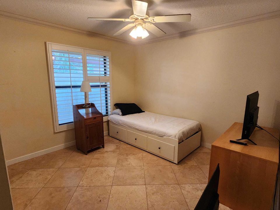 For Rent: $7,500 (4 beds, 2 baths, 1894 Square Feet)