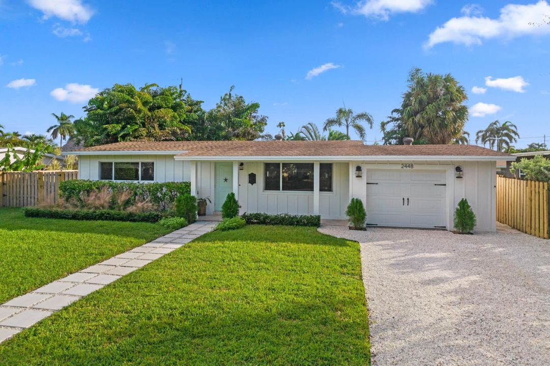 For Sale: $699,000 (3 beds, 2 baths, 1766 Square Feet)