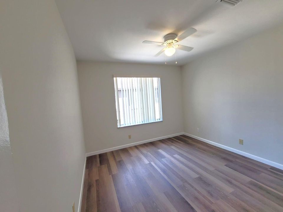 For Rent: $2,250 (2 beds, 1 baths, 862 Square Feet)