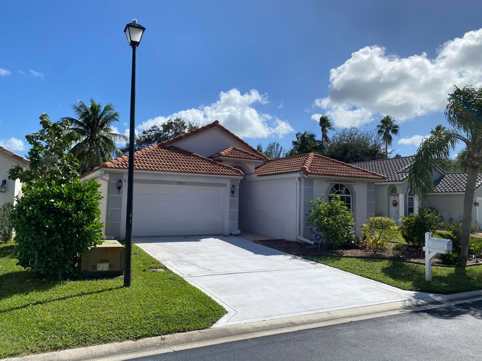 For Sale: $475,000 (3 beds, 2 baths, 1662 Square Feet)