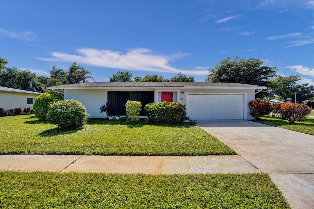 For Sale: $625,000 (2 beds, 2 baths, 1423 Square Feet)