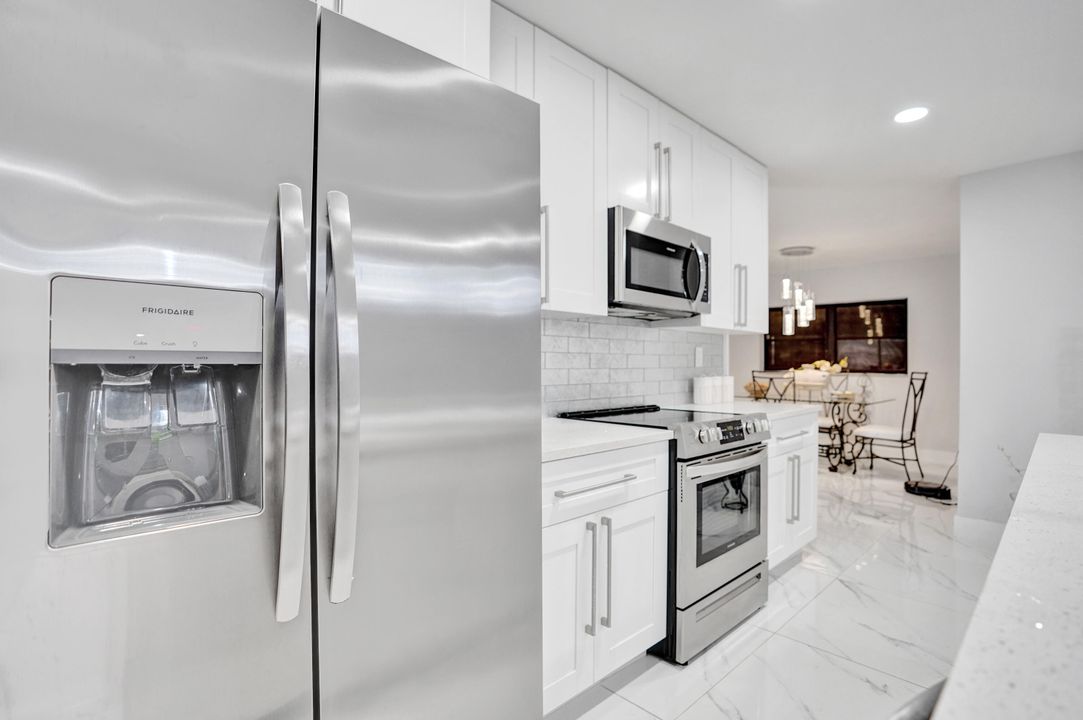 For Sale: $625,000 (2 beds, 2 baths, 1423 Square Feet)