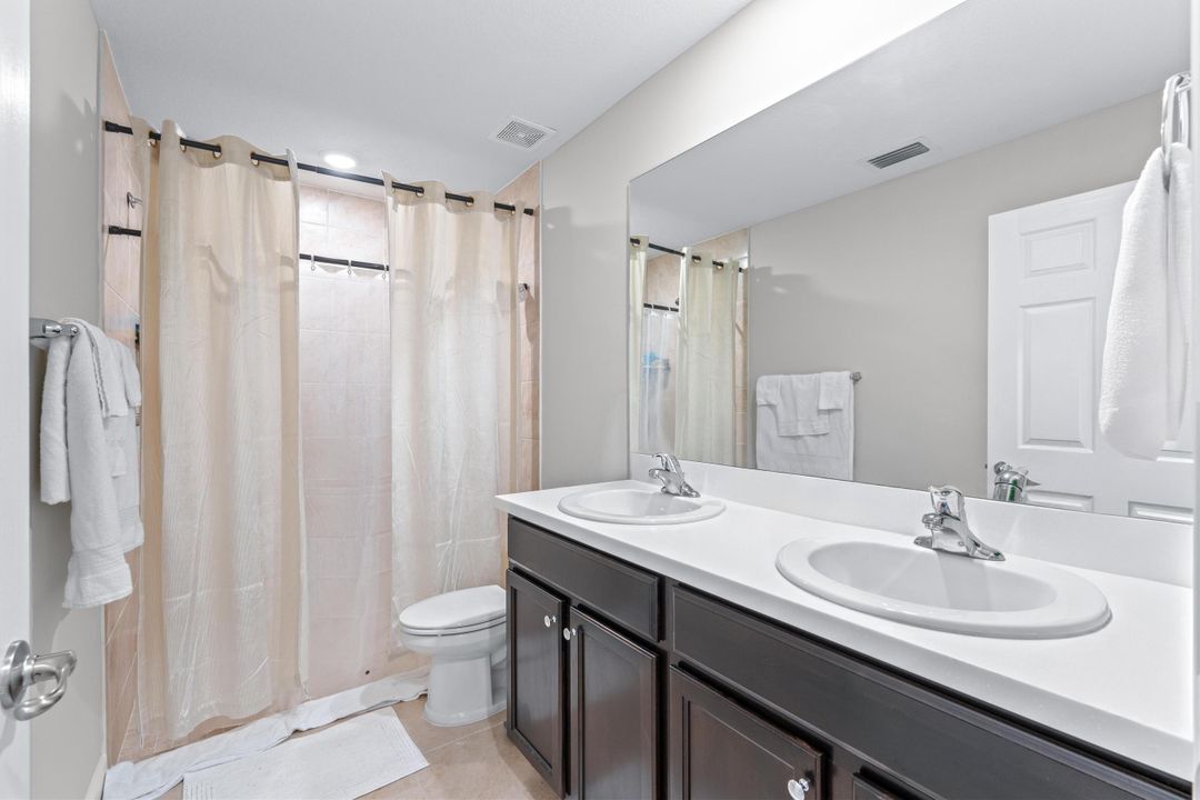 Active With Contract: $460,000 (3 beds, 2 baths, 1806 Square Feet)