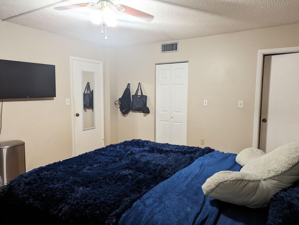 For Rent: $1,550 (1 beds, 1 baths, 833 Square Feet)