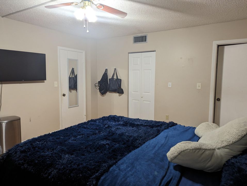 For Rent: $1,550 (1 beds, 1 baths, 833 Square Feet)