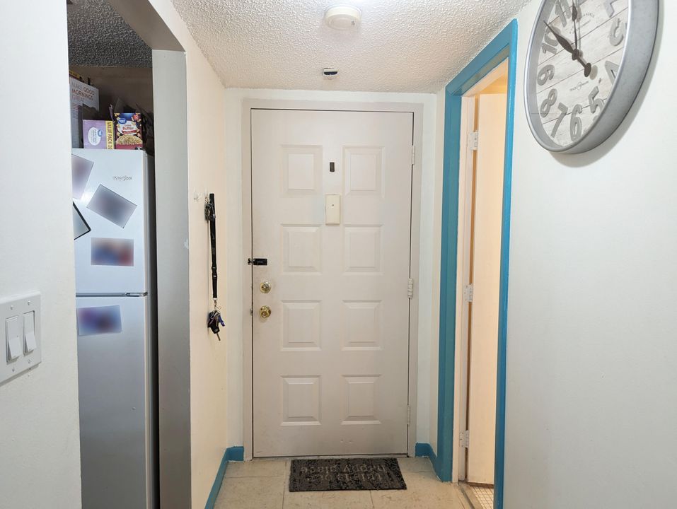 For Rent: $1,550 (1 beds, 1 baths, 833 Square Feet)