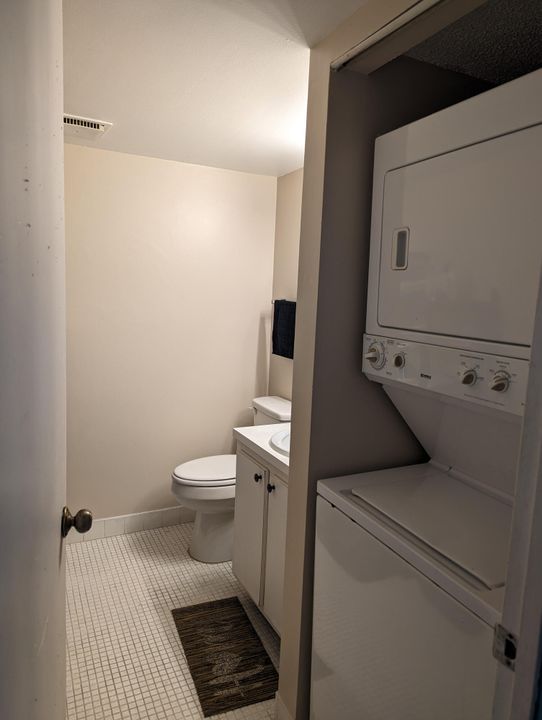 For Rent: $1,550 (1 beds, 1 baths, 833 Square Feet)