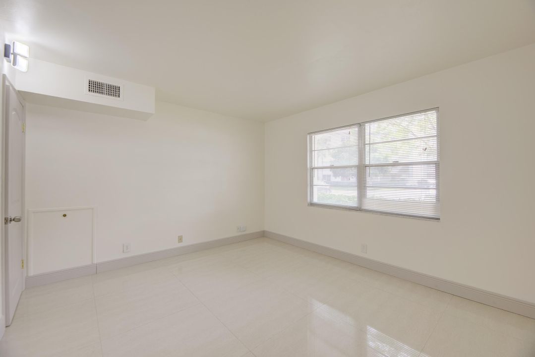 For Sale: $235,000 (2 beds, 2 baths, 1156 Square Feet)