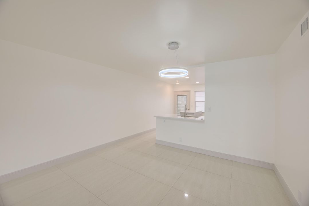 For Sale: $235,000 (2 beds, 2 baths, 1156 Square Feet)