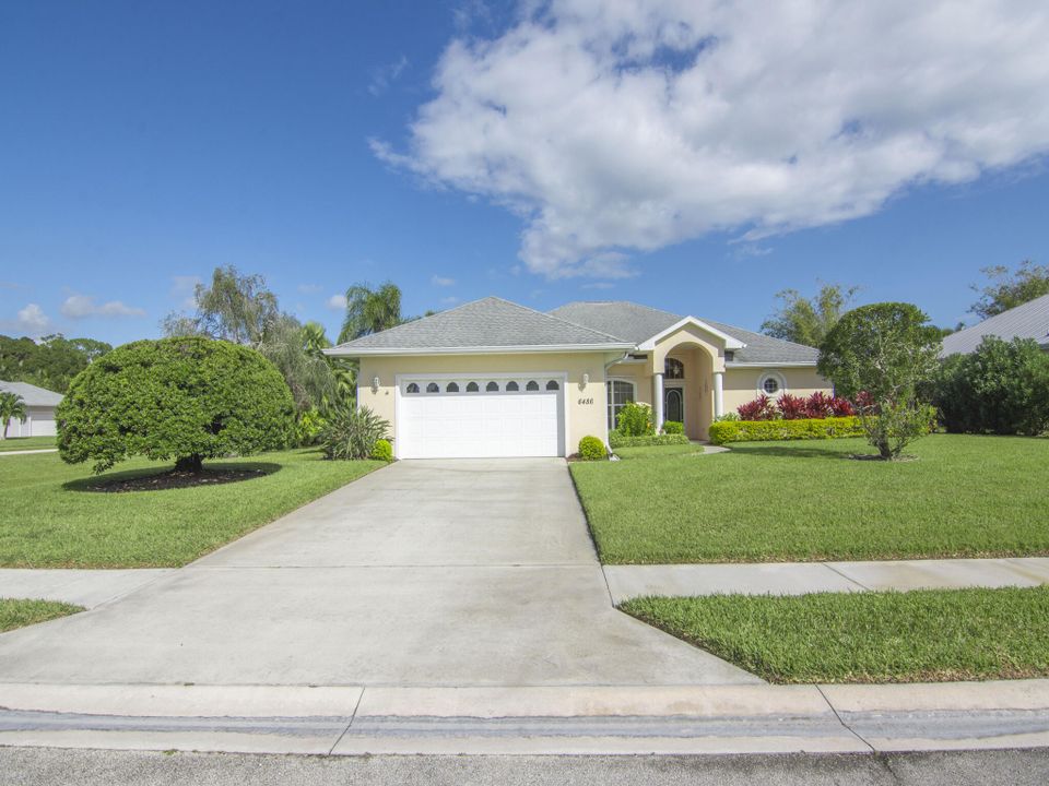 For Sale: $540,000 (2 beds, 2 baths, 2166 Square Feet)