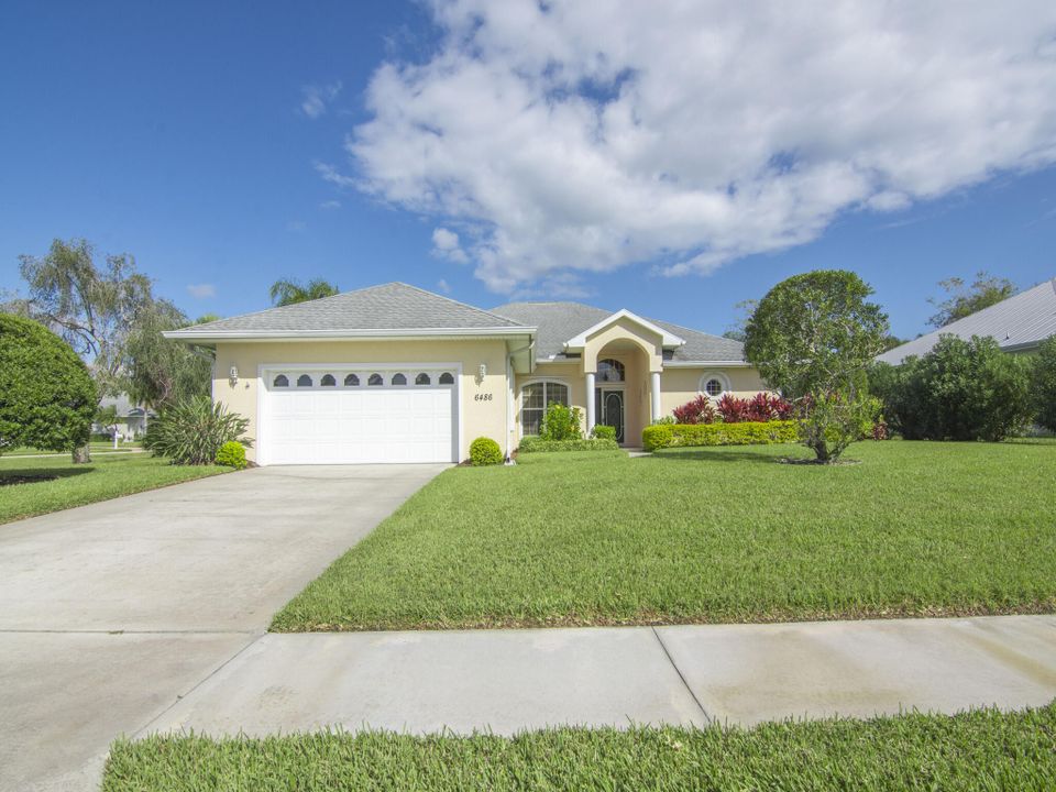 For Sale: $540,000 (2 beds, 2 baths, 2166 Square Feet)