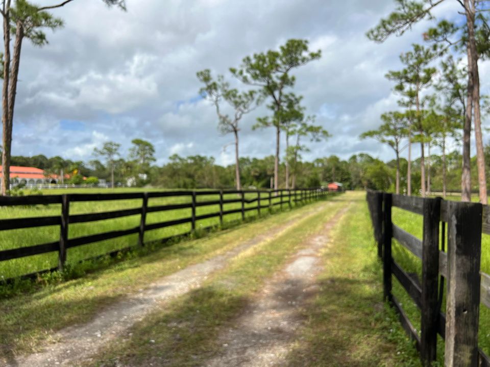 For Sale: $999,500 (3 beds, 2 baths, 2000 Square Feet)