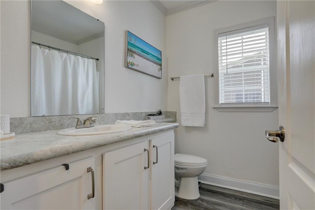 For Sale: $289,900 (3 beds, 2 baths, 1288 Square Feet)