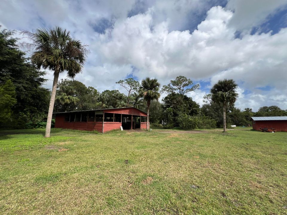 For Sale: $999,500 (3 beds, 2 baths, 2000 Square Feet)