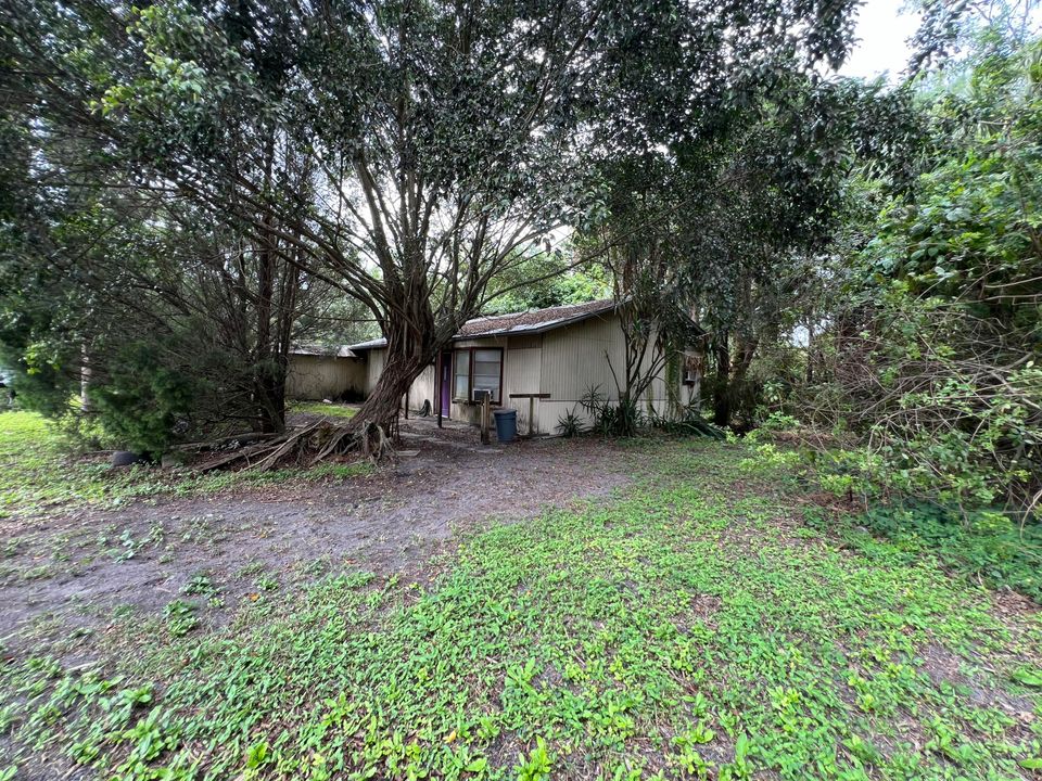 For Sale: $999,500 (3 beds, 2 baths, 2000 Square Feet)