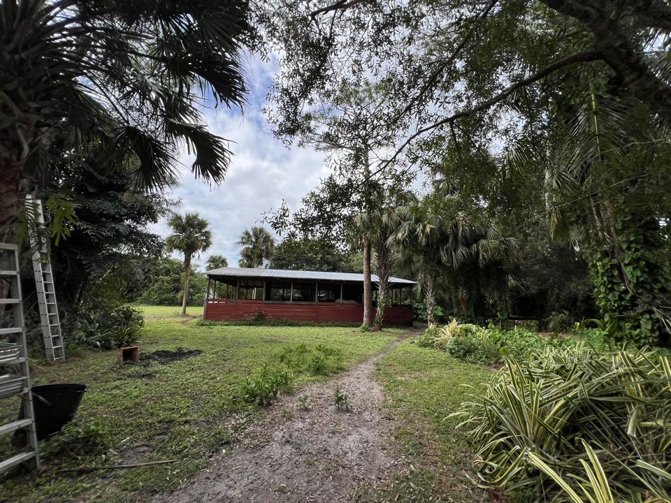 For Sale: $999,500 (3 beds, 2 baths, 2000 Square Feet)