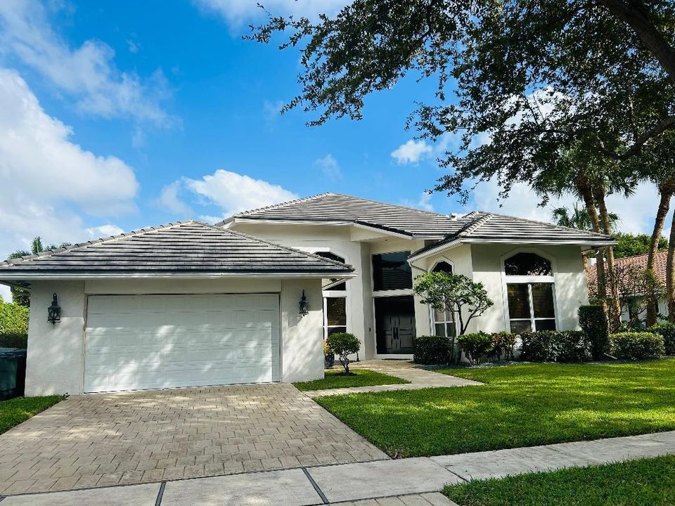 For Sale: $2,500,000 (4 beds, 3 baths, 2975 Square Feet)