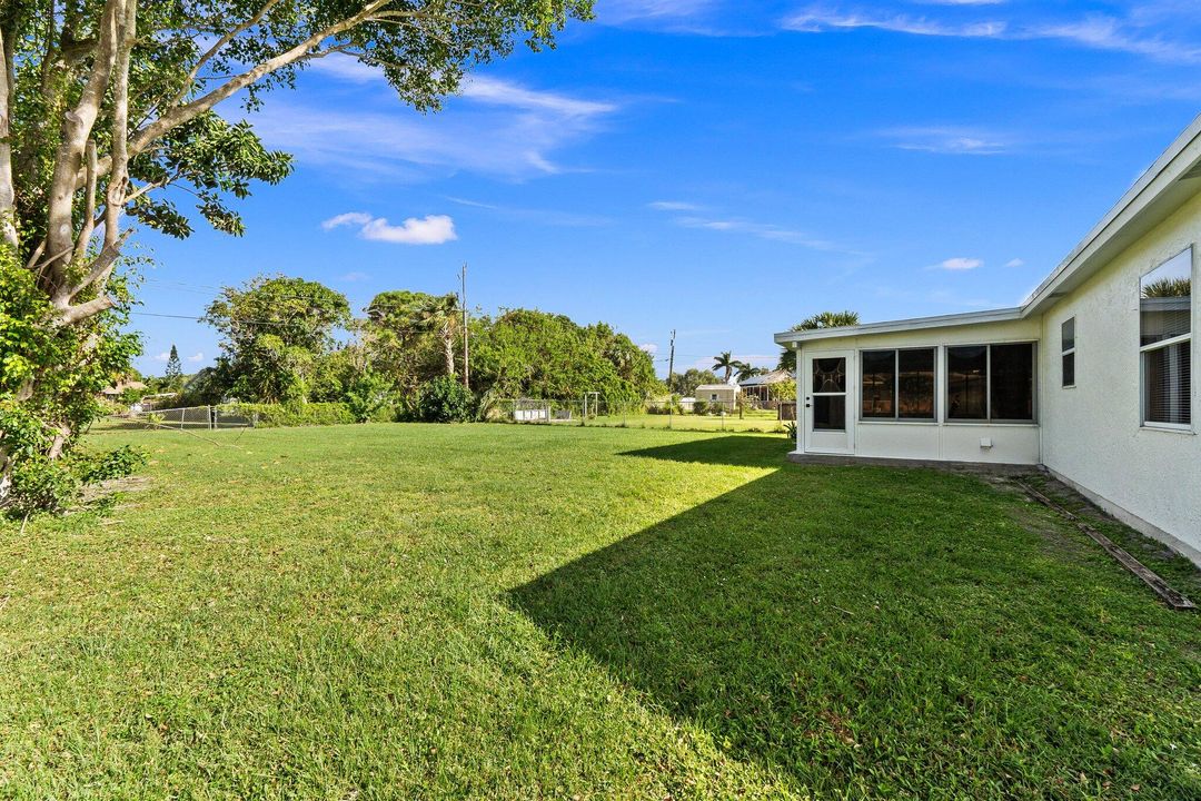 For Sale: $375,000 (3 beds, 2 baths, 1148 Square Feet)