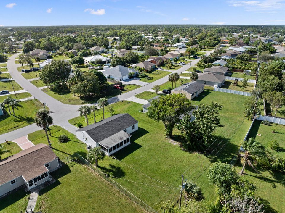 For Sale: $375,000 (3 beds, 2 baths, 1148 Square Feet)