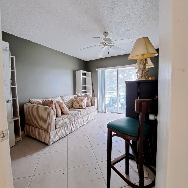 For Sale: $134,000 (2 beds, 1 baths, 814 Square Feet)