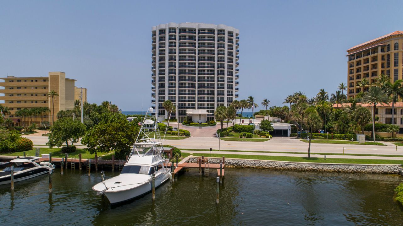 For Sale: $2,495,000 (3 beds, 3 baths, 2523 Square Feet)