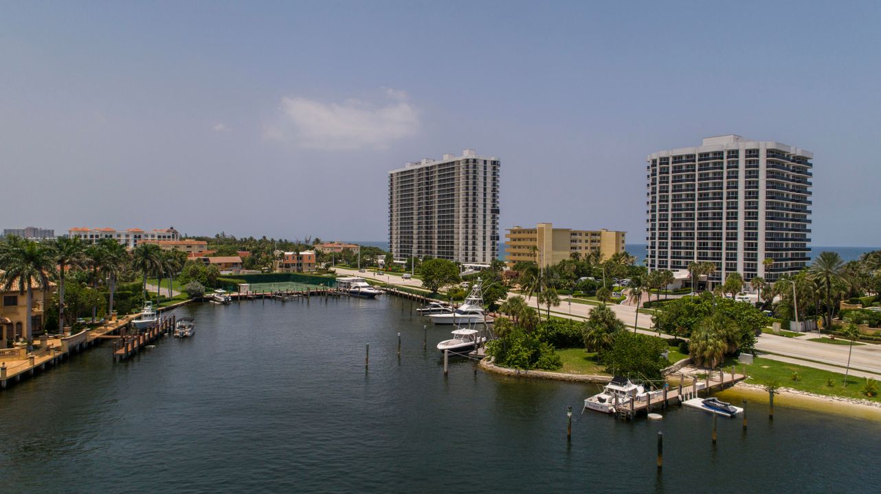 For Sale: $2,495,000 (3 beds, 3 baths, 2523 Square Feet)