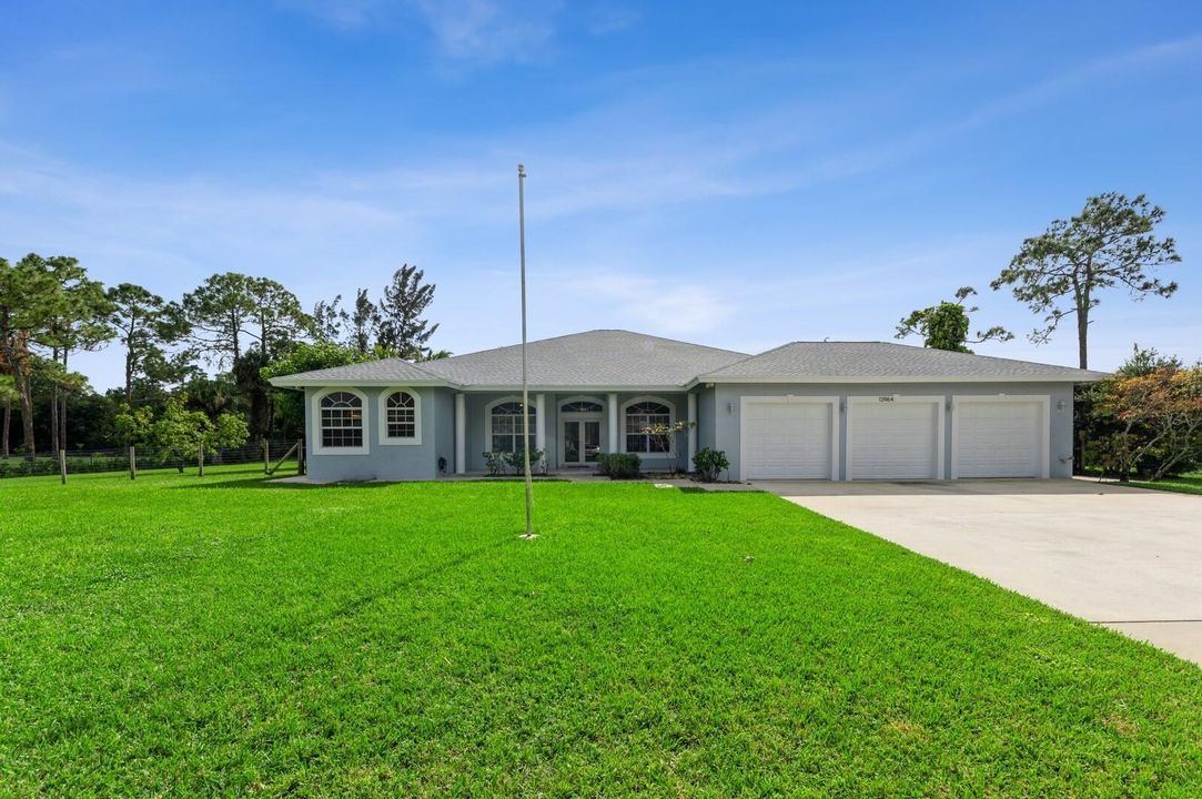 For Sale: $780,000 (4 beds, 2 baths, 2650 Square Feet)