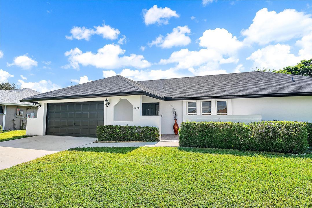 For Sale: $699,000 (3 beds, 3 baths, 2660 Square Feet)