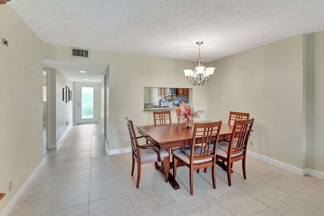 For Sale: $219,000 (2 beds, 2 baths, 1348 Square Feet)