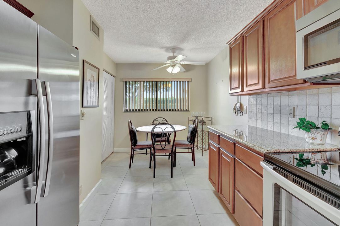 For Sale: $219,000 (2 beds, 2 baths, 1348 Square Feet)