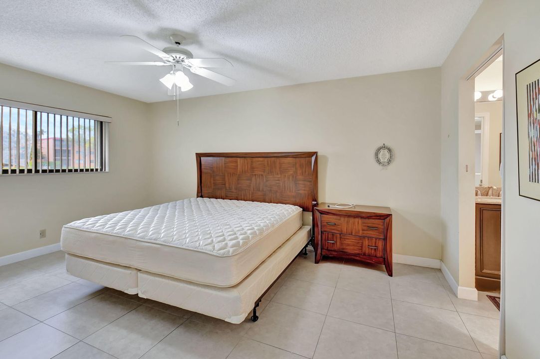 For Sale: $219,000 (2 beds, 2 baths, 1348 Square Feet)