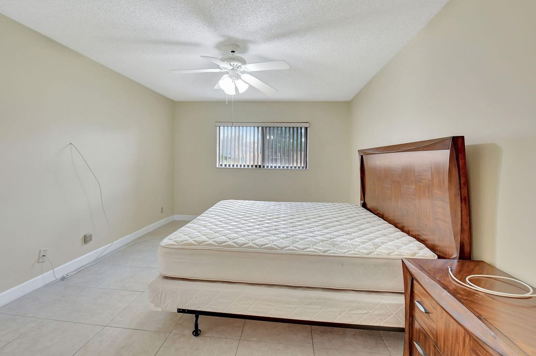 For Sale: $219,000 (2 beds, 2 baths, 1348 Square Feet)