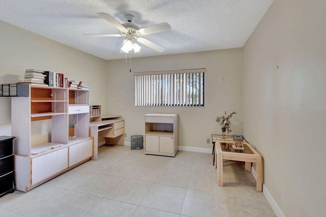 For Sale: $219,000 (2 beds, 2 baths, 1348 Square Feet)