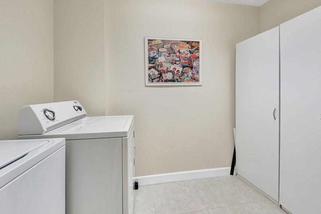 For Sale: $219,000 (2 beds, 2 baths, 1348 Square Feet)