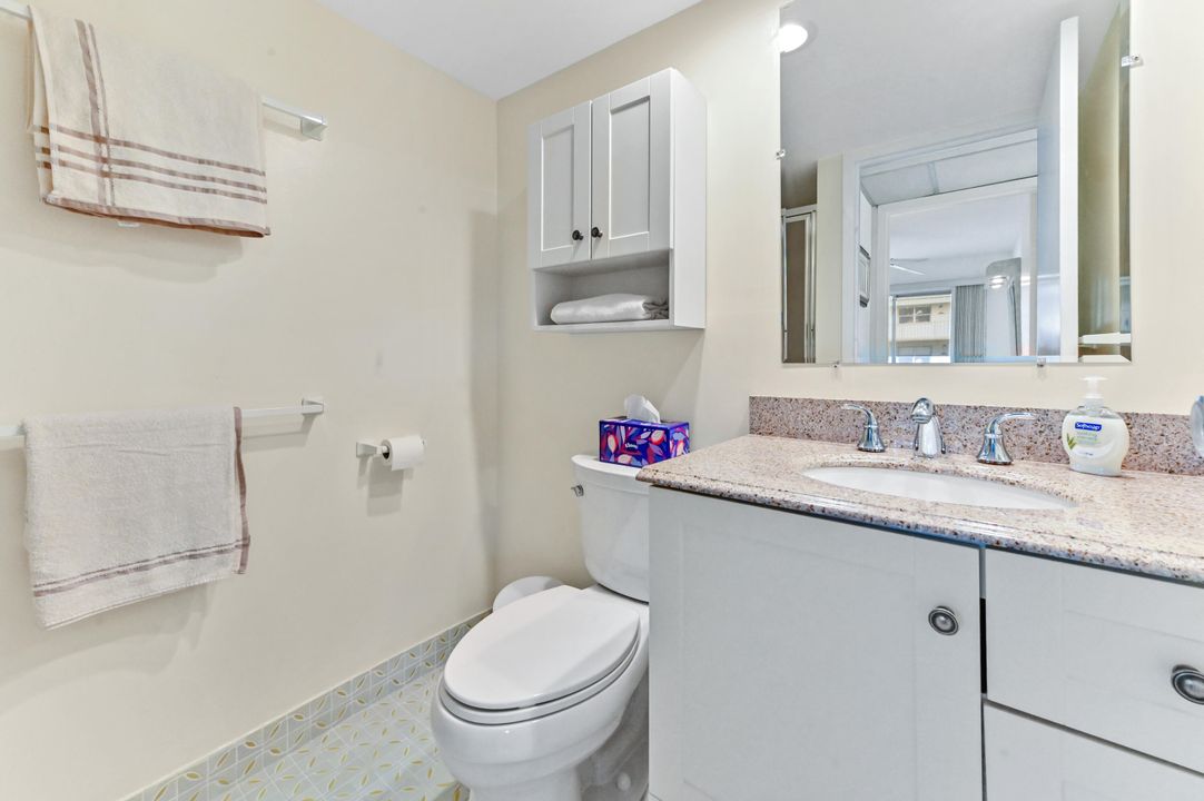 For Sale: $125,000 (2 beds, 2 baths, 880 Square Feet)