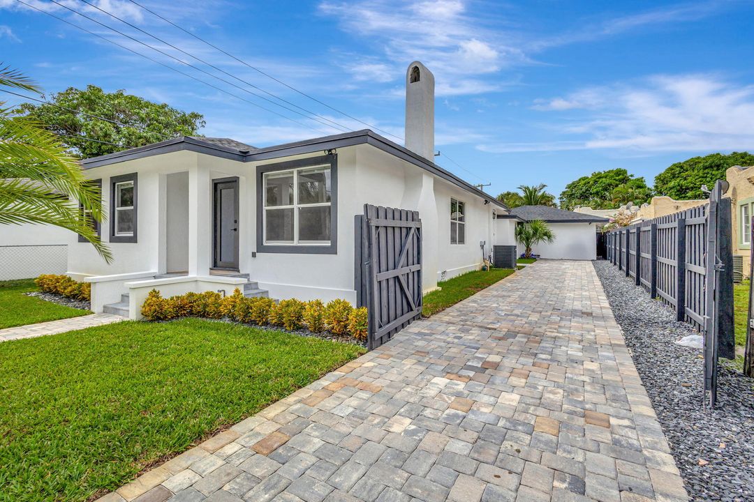 For Sale: $795,000 (3 beds, 2 baths, 1722 Square Feet)