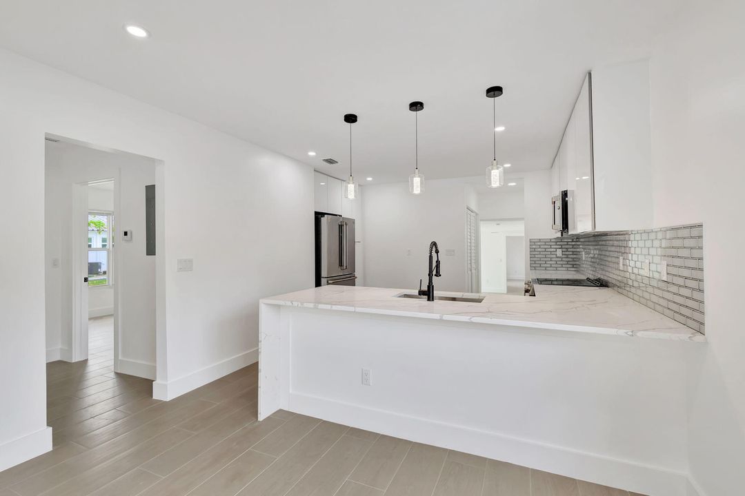 For Sale: $795,000 (3 beds, 2 baths, 1722 Square Feet)