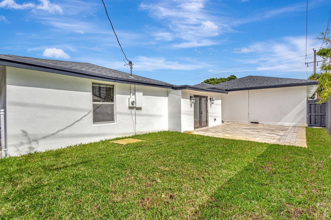 For Sale: $795,000 (3 beds, 2 baths, 1722 Square Feet)